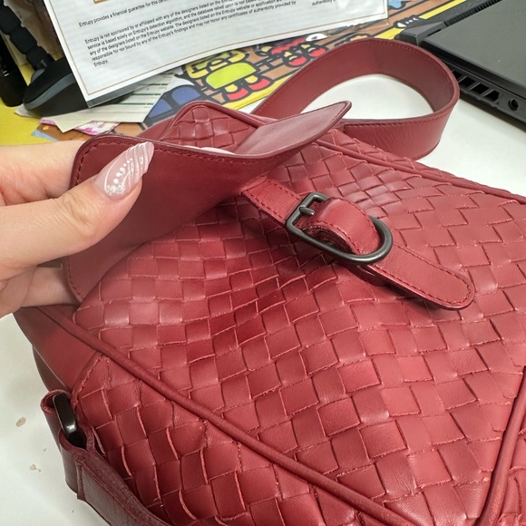 Bottega Veneta red leather crossbody bag - Picture 6 of 16